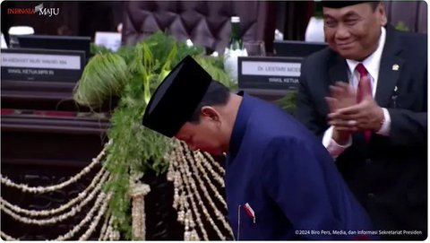 Presiden Prabowo Subianto menyampaikan pidato pertamanya usai pelantikan presiden di Gedung DPR MPR, Minggu (20/10/2024). (Tim News).