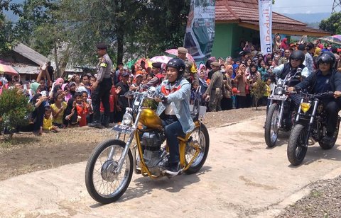 FOTO: Gaya Jokowi dan Sepeda Motornya, dari Touring di Danau Toba hingga Jajal Trek MotoGP