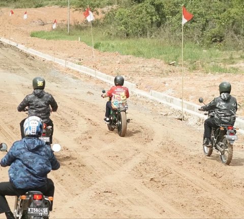 FOTO: Gaya Jokowi dan Sepeda Motornya, dari Touring di Danau Toba hingga Jajal Trek MotoGP