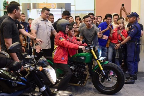 FOTO: Gaya Jokowi dan Sepeda Motornya, dari Touring di Danau Toba hingga Jajal Trek MotoGP