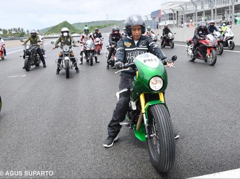 FOTO: Gaya Jokowi dan Sepeda Motornya, dari Touring di Danau Toba hingga Jajal Trek MotoGP