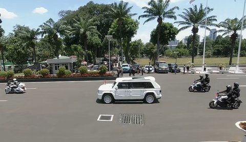 FOTO: Gagahnya Mobil Indonesia 1 Presiden Prabowo ‘Garuda’ Putih, Buatan Dalam Negeri