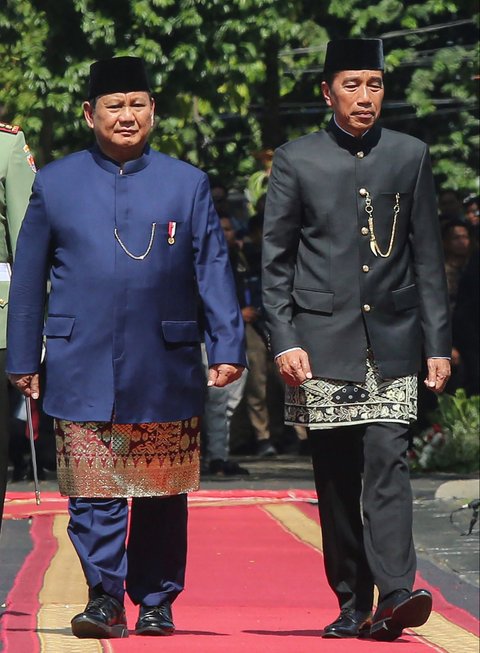 FOTO: Temani Presiden Prabowo, Momen Terakhir Jokowi di Istana Sebelum Pulang ke Solo