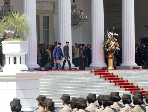 FOTO: Temani Presiden Prabowo, Momen Terakhir Jokowi di Istana Sebelum Pulang ke Solo