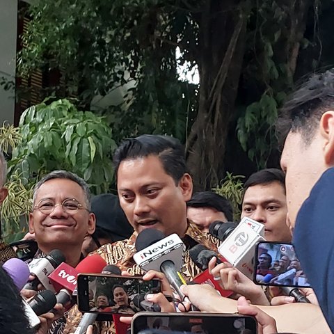 Profil dan Perjalanan Thomas Djiwandono, Keponakan Prabowo yang Punya Karir Cemerlang