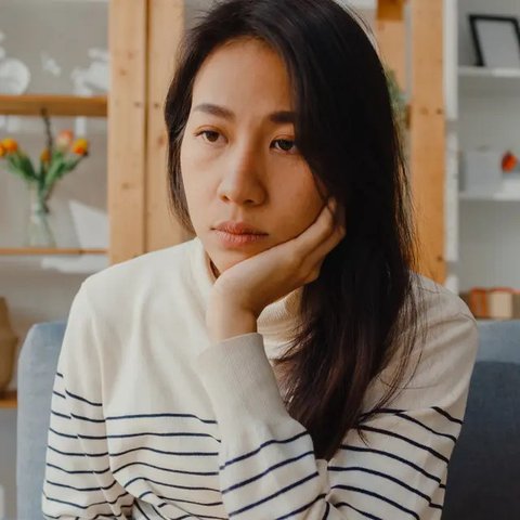 ilustrasi perempuan sedih/Photo by Ton Vn/Pexels