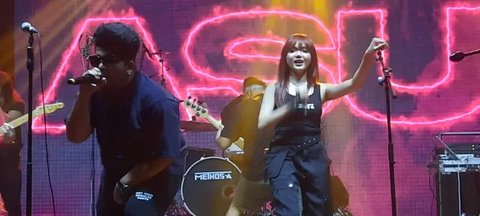 Rina Nose Cosplay Jadi Lisa BLACKPINK, Disebut Mirip Parah.  foto; Instagram !@rinanose16