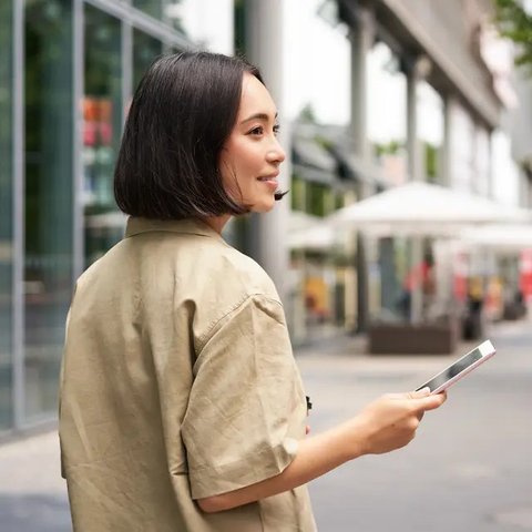 Ilustrasi muslimah senyum, Islami. (Photo Copyright by Freepik)