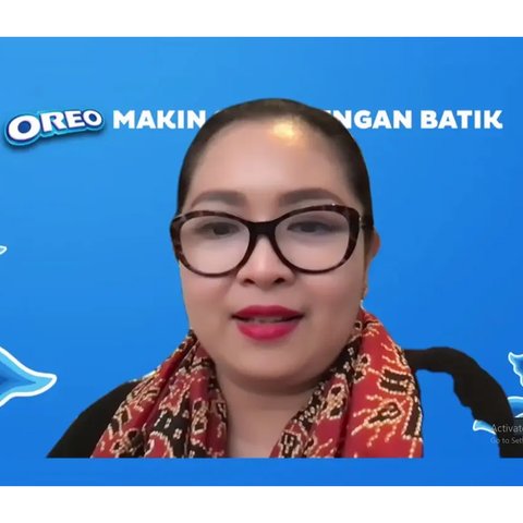 Perancang Busana dan Nusantara Wisdom Consultant, Era Soekamto.