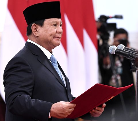 FOTO: Momen Prabowo Lantik 54 Menteri dan Pejabat Setingkat Menteri, Kabinet Paling Gemuk Sejak Orde Baru