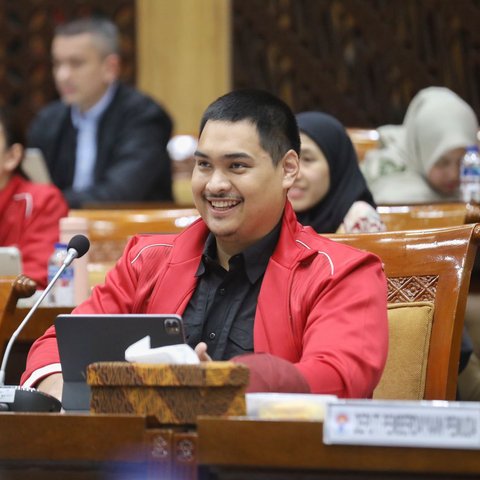 Menpora Dito Ariotedjo saat rapat kerja dengan DPR RI (Dok Kemenpora)