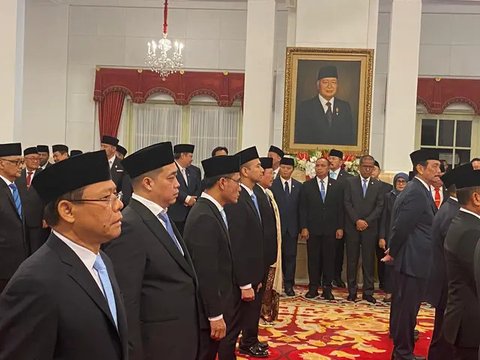 Presiden Prabowo Subianto melantik sejumlah kepala lembaga hingga stafsus. Raffi Ahmad hingga Gus Miftah dilantik menjadi Utusan Presiden, sementara Yovie Widianto menjadi Staf Khusus. (Me