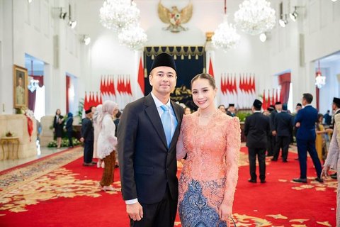 8 Foto Nagita Slavina Mengenakan Kebaya Peach Saat Mendampingi Raffi Ahmad Dalam Pelantikan Sebagai Utusan Khusus Presiden