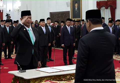 FOTO: Dua Momentum Wiranto: Dulu Copot Pangkat Prabowo, Kini Dilantik Jadi Penasihat Khusus Presiden