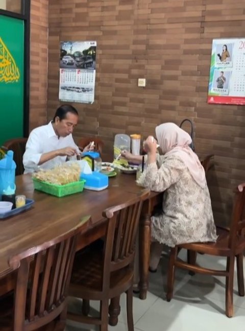 FOTO: Dua Hari Purnatugas Presiden, Jokowi Nikmati Momen Romantis Makan Berdua dengan Iriana