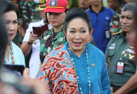 FOTO: Meriahnya Pelepasan Presiden Prabowo di Kemenhan, Diwarnai Senyum Semringah Titiek Soeharto