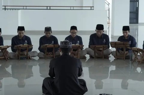 Profil Pondok Pesantren Al-Kahfi Somolangu, pondok pesantren tertua di Indonesia.