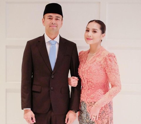 8 Foto Nagita Slavina Mengenakan Kebaya Peach Saat Mendampingi Raffi Ahmad Dalam Pelantikan Sebagai Utusan Khusus Presiden