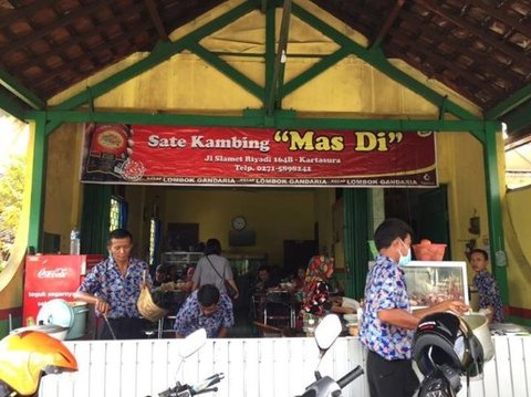 Jokowi dan Iriana Nikmati Hari Kedua Pensiun dengan Wisata Kuliner di Solo