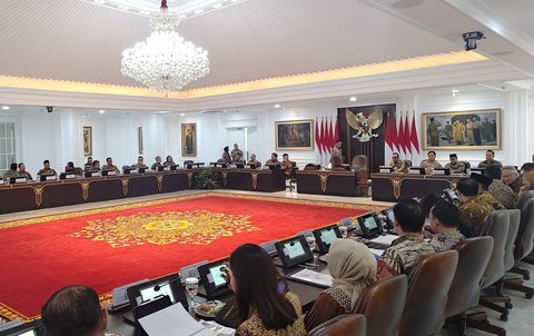 FOTO: Langsung Gas, Pernyataan Keras Presiden Prabowo di Depan Para Menteri saat Sidang Kabinet Perdana