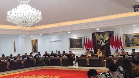 FOTO: Langsung Gas, Pernyataan Keras Presiden Prabowo di Depan Para Menteri saat Sidang Kabinet Perdana