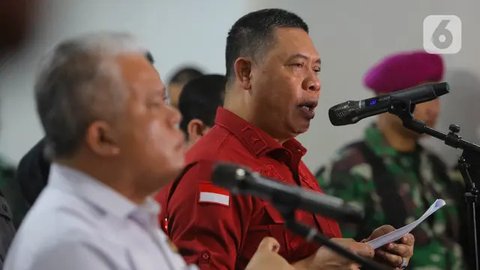 Direktur Penyidikan Jaksa Agung Muda Bidang Tindak Pidana Khusus (Jampidsus) Abdul Qohar saat menyampaikan keterangan terkait penangkapan sekaligus penahanan tiga tersangka Hakim pada Pengadi