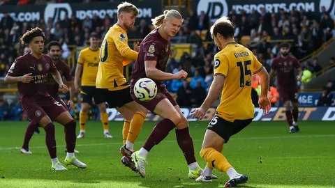 Erling Haaland Nampak frustasi usai gagal mencetak gol pada pertandingan Manchester City melawan Wolverhampton di laga pekan ke delapan Premier League 2024/2025 di Molineux, Minggu (20/10/202