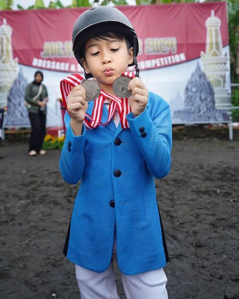 Deretann Potret Anak Irfan Hakim yang Berprestasi di Olahraga Berkuda, Meraih Banyak Medali dan Membuat Bangga