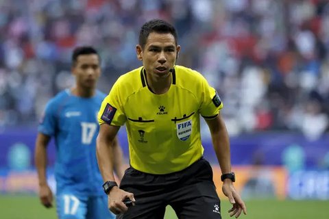 Pertandingan Timnas Indonesia melawan Bahrain pada Grup C Kualifikasi Piala Dunia 2026 yang berlangsung di Bahrain National Stadium, Riffa, Kamis (10/10/2024) diwarnai dengan kontroversi d