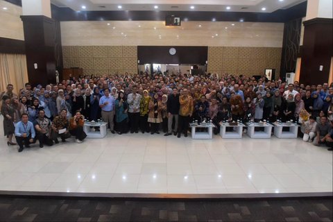 Mayor Teddy dan Jajaran Seskab