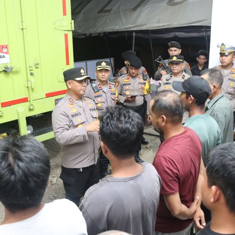 Pastikan Aman, Kapolres Rohul Monitoring Kedatangan Logistik Pilkada 2024 di Gudang KPU