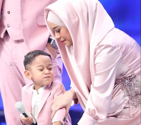 8 Foto Menggemaskan Abang L, Anak Lesti Kejora dan Rizky Billar, Raih Penghargaan Penyanyi Cilik Terpopuler IDA 2024