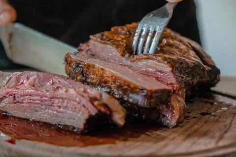 Ilustrasi daging merah (Foto: Pixabay/polatdover)