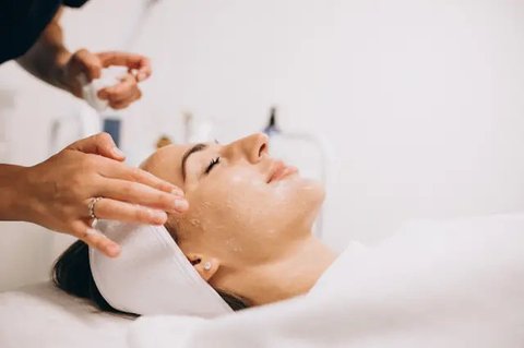 Ampuh, Masker Aloe Vera dan Kunyit Bisa Redakan Kemerahan Wajah (source: unsplash.com)