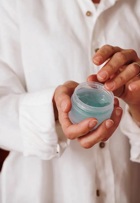 Ampuh, Masker Aloe Vera dan Kunyit Bisa Redakan Kemerahan Wajah (source: unsplash.com)