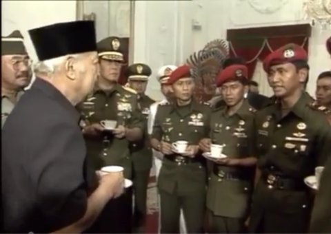 Momen Letnan Kopassus Anak Buah Prabowo Ditanyai Presiden Soeharto Usai Mendaki Mount Everest