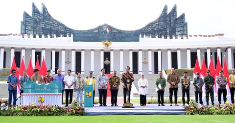 Presiden Joko Widodo didampingi Ibu Iriana Joko Widodo meresmikan Istana Negara yang berada Kawasan Ibu Kota Nusantara (IKN), pada Jumat, 11 Oktober 2024.