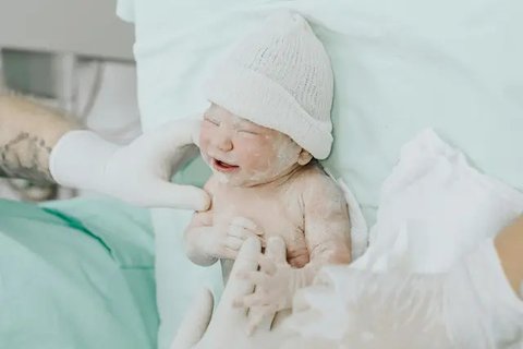 Tips menyusui bayi prematur./Copyright unsplash.com/carlo navarro
