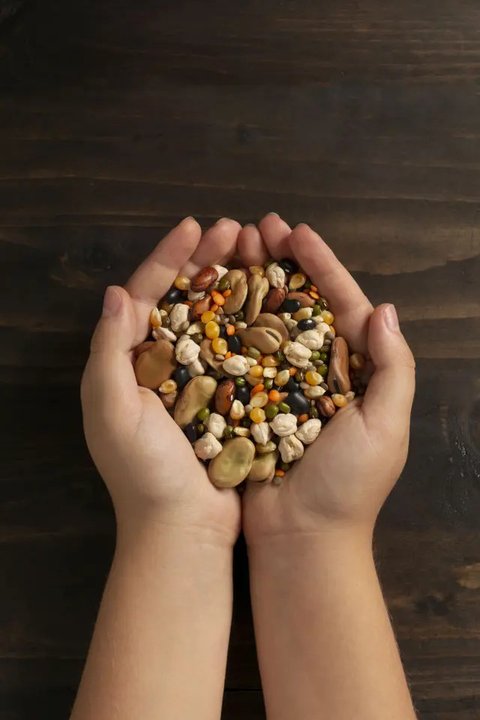 Tips dan Trik Merawat Alis Agar Tampak Natural | copyright freepik