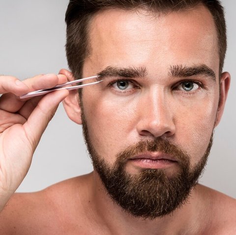 Ilustrasi Cara Menebalkan Alis Pria Secara Alami
