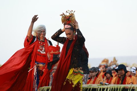 Sehari Sebelum Gandrung Sewu, 1350 Penari Jalani Ritual Meras Gandrung