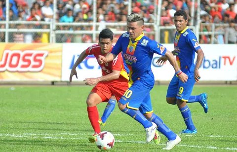 Jagoan penalti di Timnas dan Liga Indonesia: Boas Solossa, Alberto Goncalves dan Bambang Pamungkas. (Bola.com/Dody Iryawan)