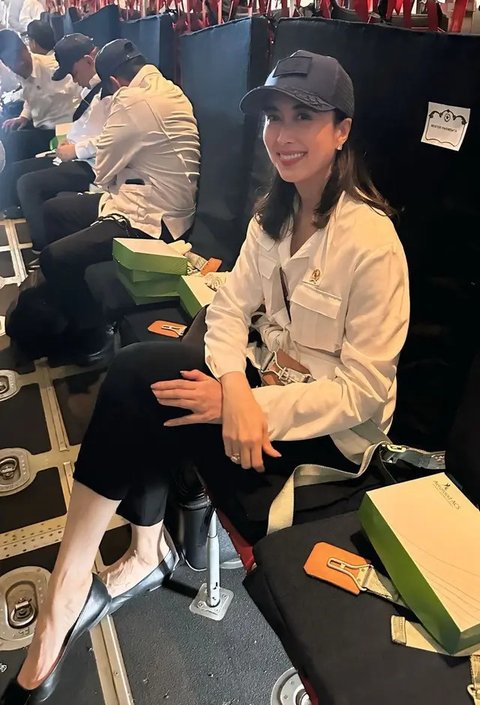 Gaya Kece Widiyanti Putri Wardhana Menteri Pariwisata saat Berangkat ke Magelang. [@widi.wardhana]