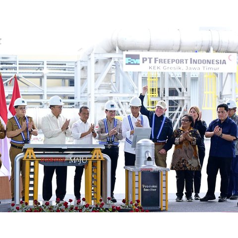 Presiden Joko Widodo meresmikan produksi smelter PT Freeport Indonesia yang digelar di Kawasan Ekonomi Khusus (KEK) Gresik JIIPE, Kabupaten Gresik, Provinsi Jawa Timur, pada Senin, 23 September 2024