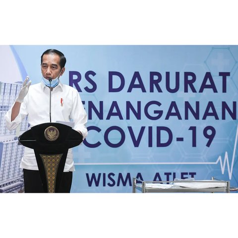 Presiden Joko Widodo memberikan keterangan pers saat meninjau Rumah Sakit Darurat Penanganan COVID-19 Wisma Atlet Kemayoran, Jakarta, Senin (23/3/2020).
