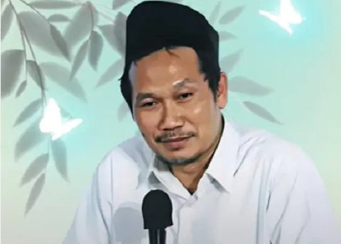 Gus Baha (SS: YT. @NgajiGusBaha)