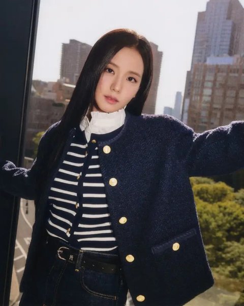 Tampak gerakan pilates Jisoo Blackpink diungkap oleh pelatihnya yang membuat perutnya rata. (Dok: IG pilates.sun https://www.instagram.com/pilates.sun/?hl=en)