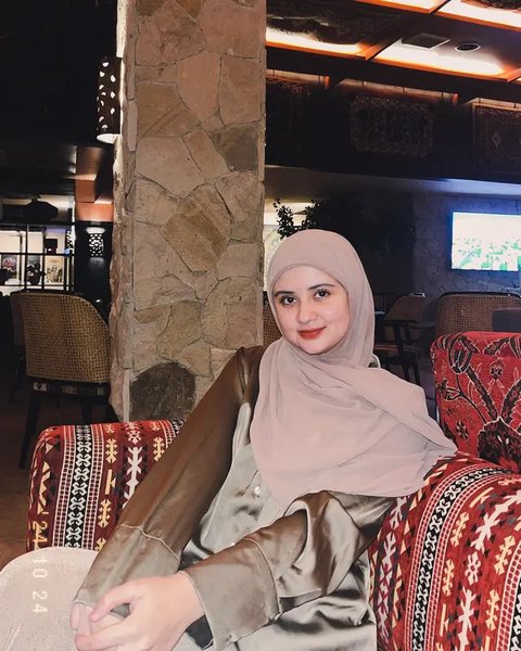 Potret Terbaru Alya Avivah Kakak Aliando Kini Berhijab. (Sumber: Instagram/itsmekaia)