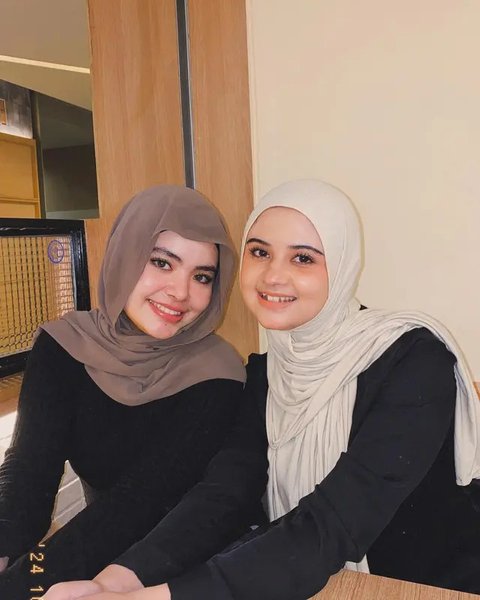Potret Terbaru Alya Avivah Kakak Aliando Kini Berhijab. (Sumber: Instagram/itsmekaia)
