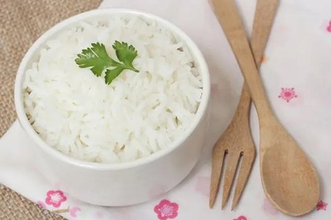 ilustrasi nasi putih/copyright By nafterphoto from Shutterstock